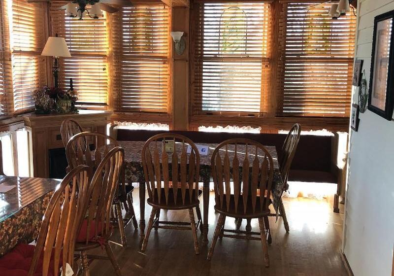 فندق All Seasons Inn