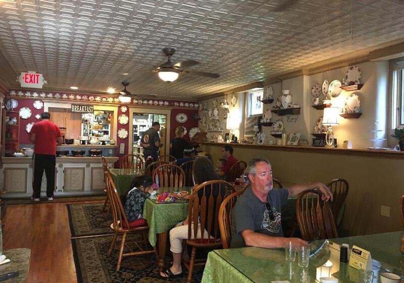 فندق All Seasons Inn