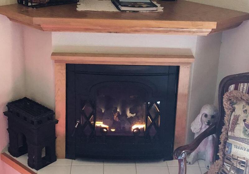 فندق All Seasons Inn