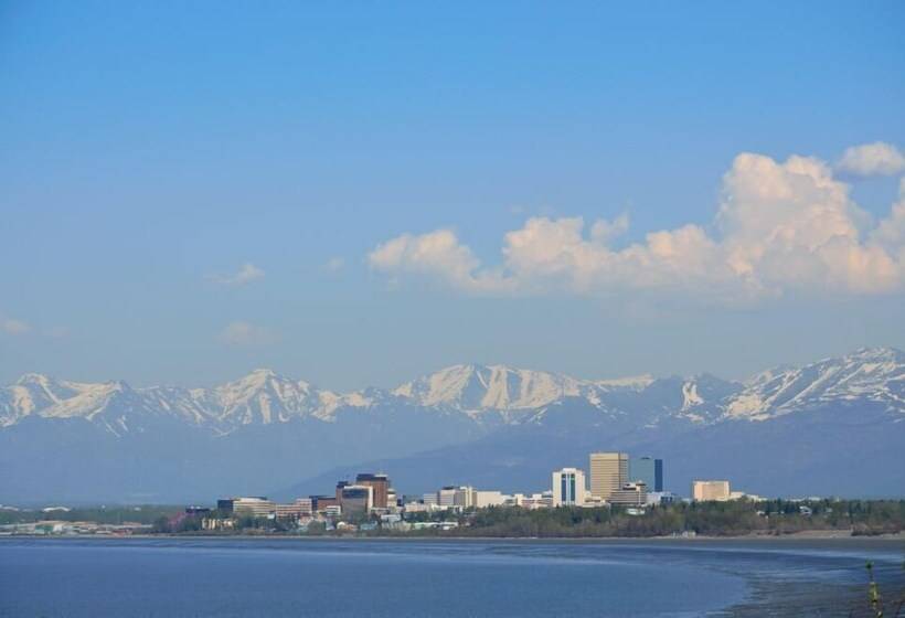 בית מלון כפרי Bent Prop Inn & Hostel Downtown