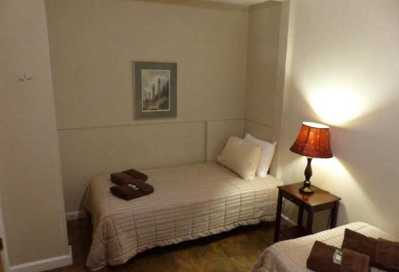 Hotel Bent Prop Inn & Hostel Downtown