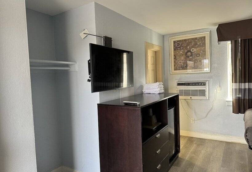 ホテル Budget Inn Danville