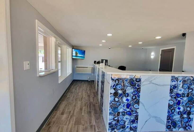 בית מלון כפרי Budget Inn & Suites