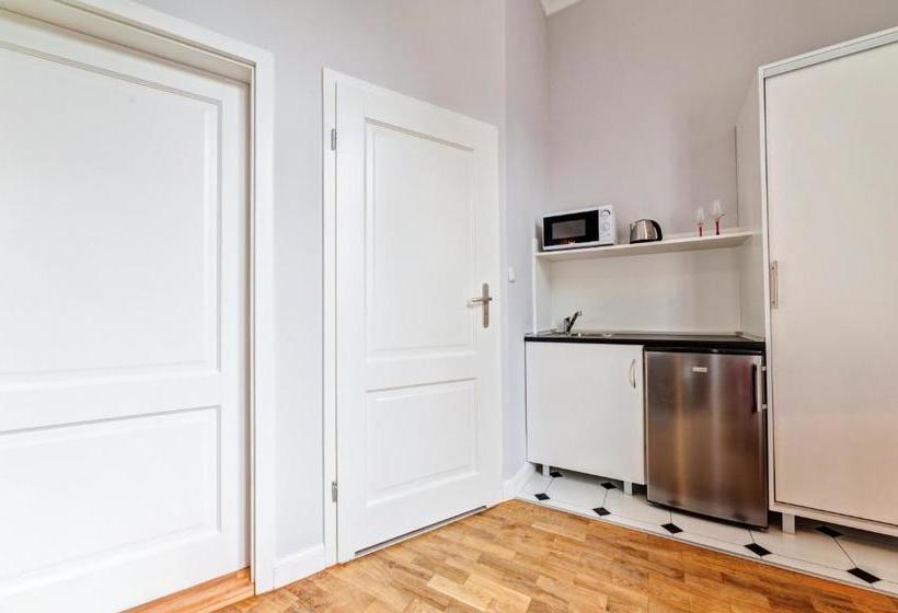 هتل City Center Rooms