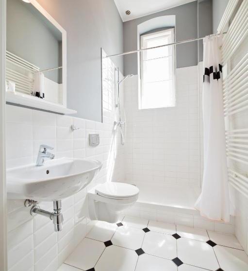 هتل City Center Rooms