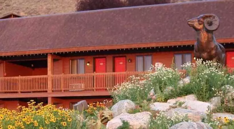 هتل Flat Creek Inn
