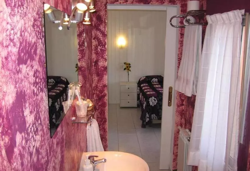 هتل Hospedaje Luciano