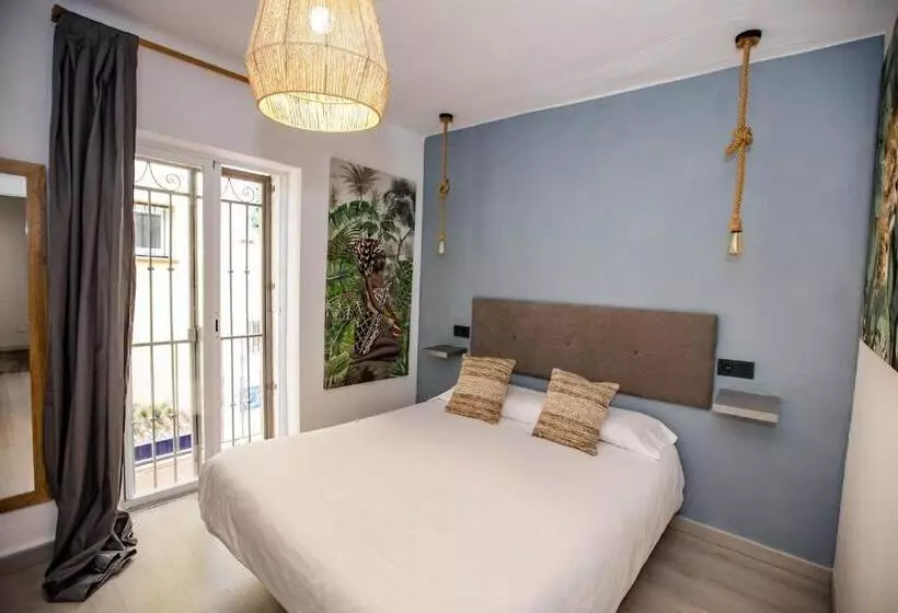 هتل Hostal The Monkey Room