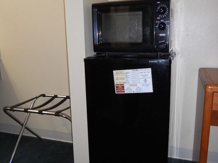 فندق Jackson Inn