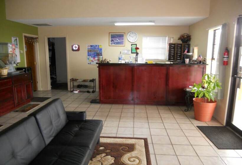 فندق Jackson Inn