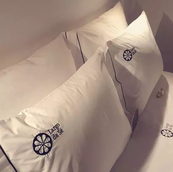 هتل Largo Da Se Guest House Horigem