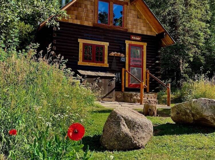 בית מלון כפרי Pioneer Guest Cabins