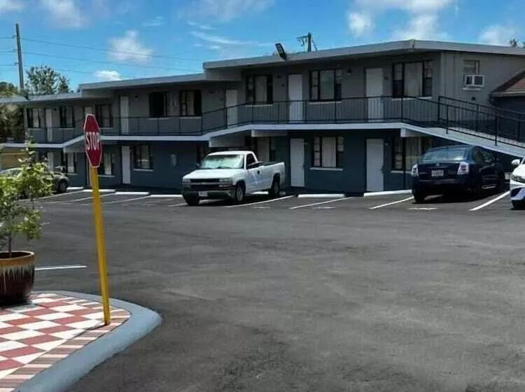ホテル Red Carpet Inn Daytona Beach
