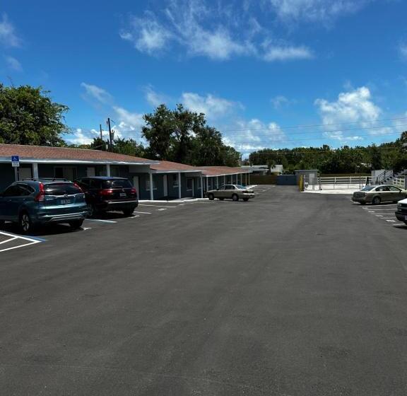 فندق Red Carpet Inn Daytona Beach