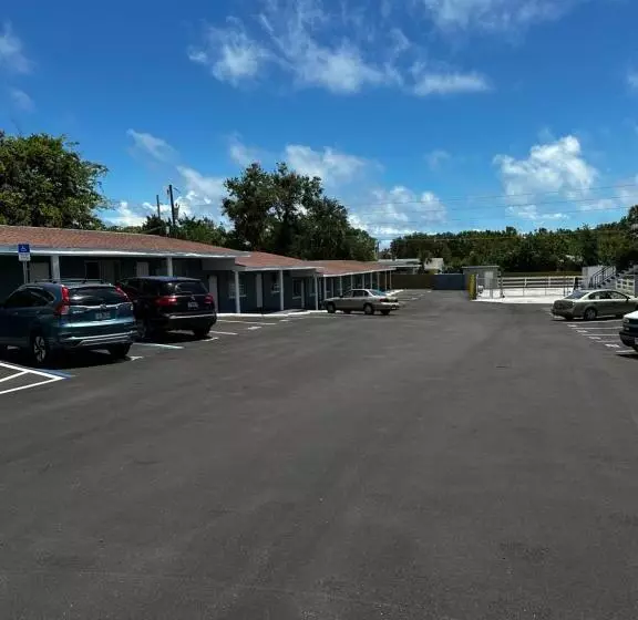 ホテル Red Carpet Inn Daytona Beach