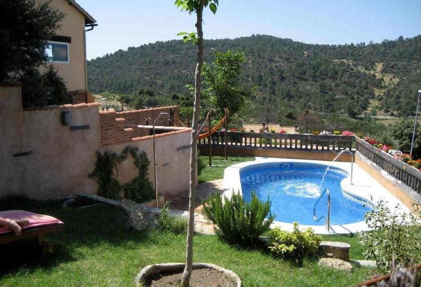 فندق Centro De Turismo Rural Roqueo De Chavela