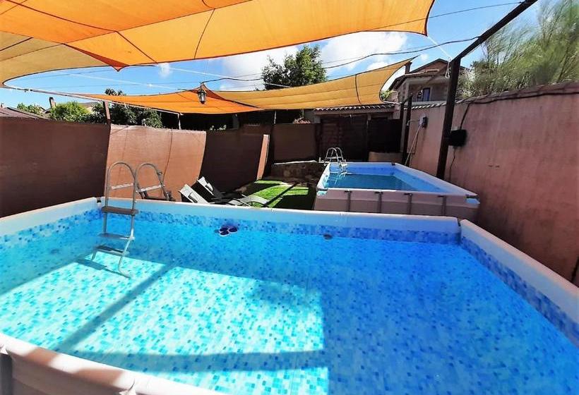 فندق Centro De Turismo Rural Roqueo De Chavela