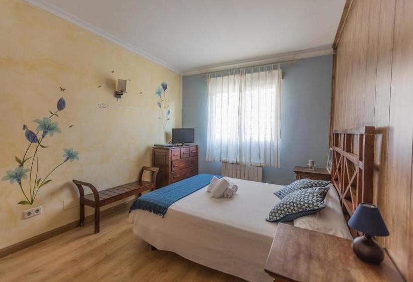 فندق Centro De Turismo Rural Roqueo De Chavela