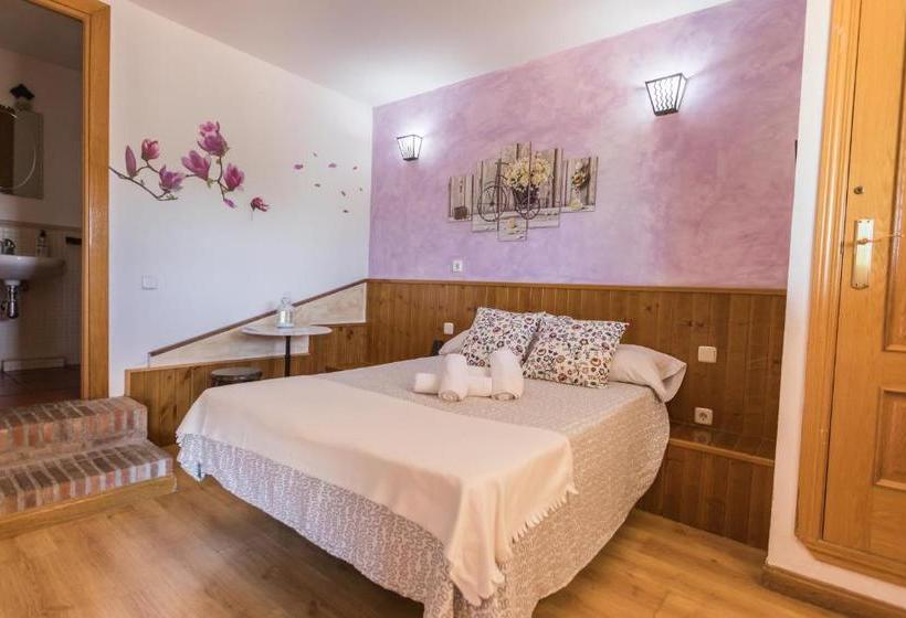 فندق Centro De Turismo Rural Roqueo De Chavela