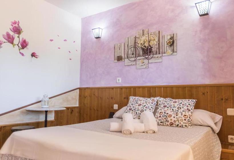 فندق Centro De Turismo Rural Roqueo De Chavela