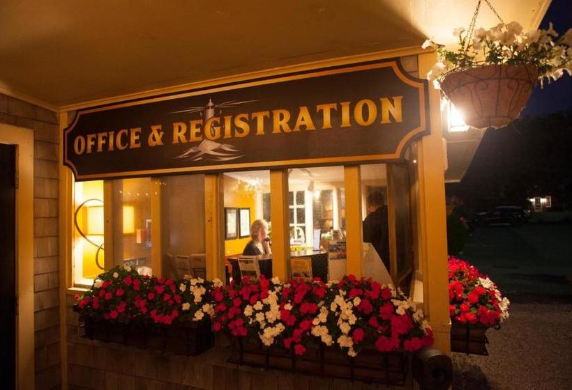 בית מלון כפרי Seaside Inn