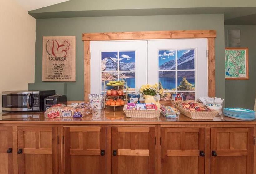 فندق The Maxwell Inn