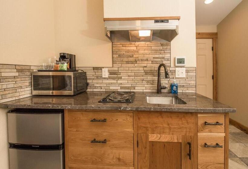 فندق The Maxwell Inn