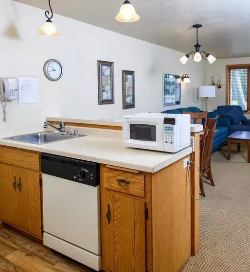 هتل Waterbury Inn