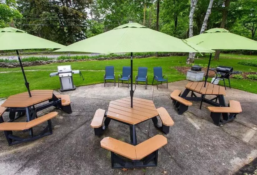 هتل Waterbury Inn