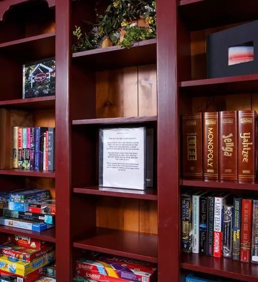 هتل Waterbury Inn