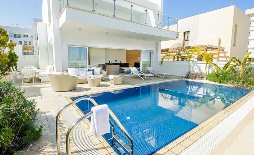 Oceanview Luxury Villa 100