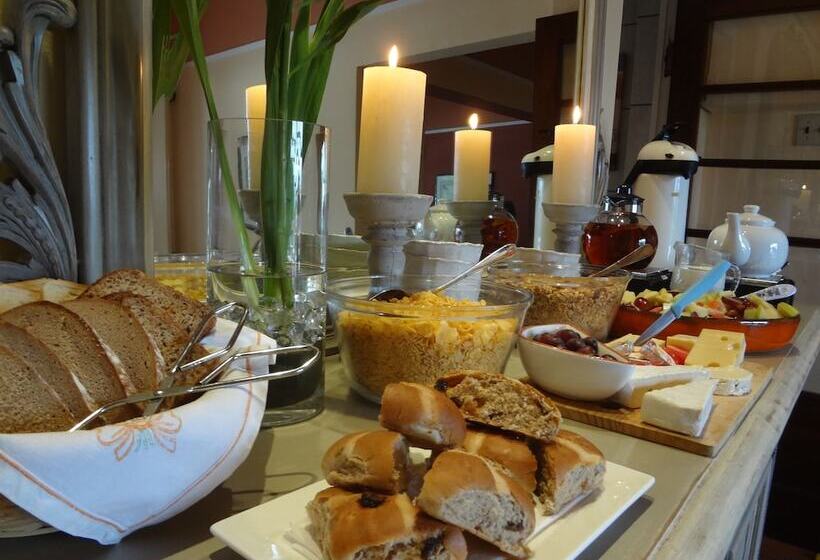 פנסיון Walker Bay Manor Mansion