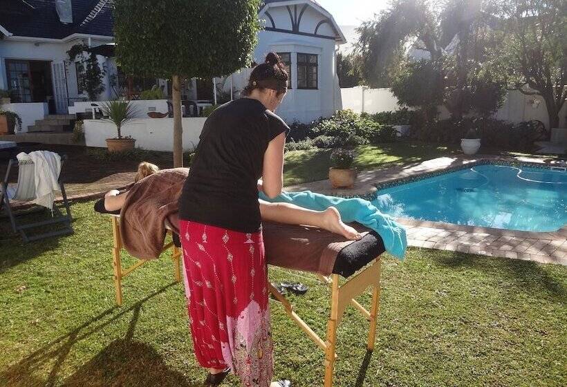 פנסיון Walker Bay Manor Mansion