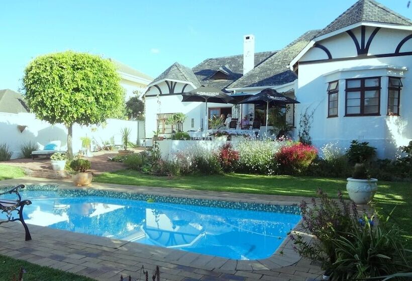 פנסיון Walker Bay Manor Mansion