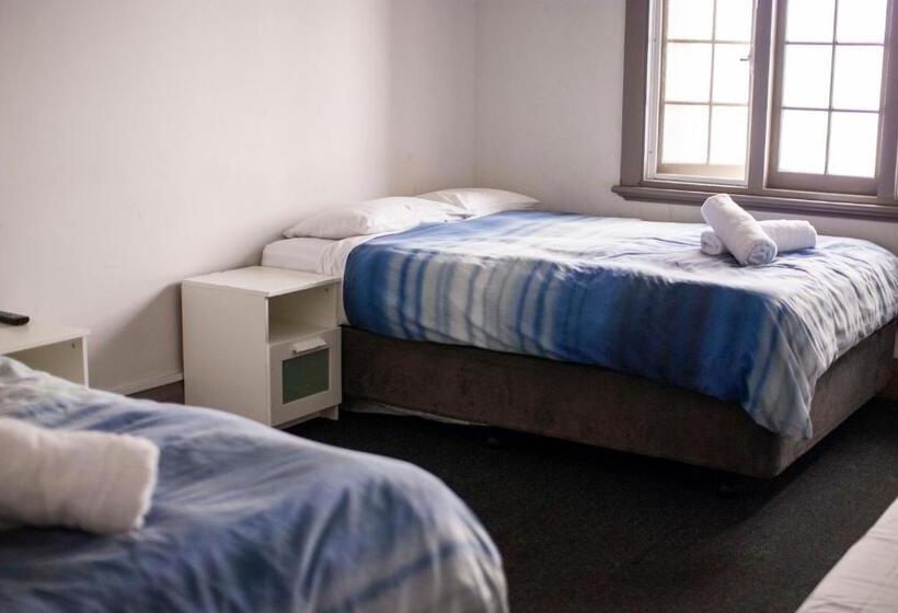 The Emperors Crown Hostel