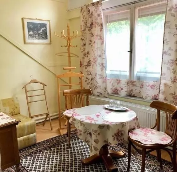 ユースホステル Talizmán étterem Panzió