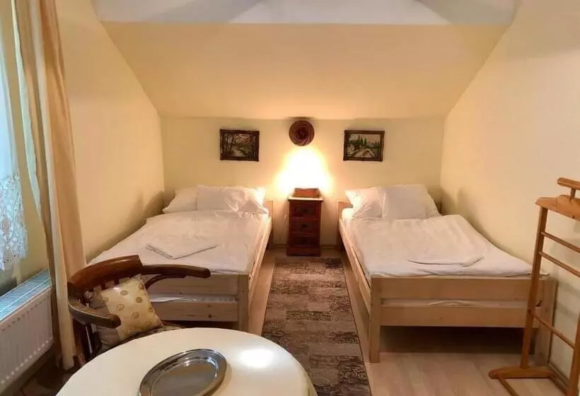 ユースホステル Talizmán étterem Panzió