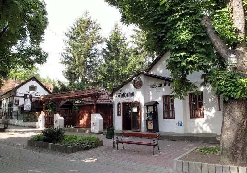 ユースホステル Talizmán étterem Panzió