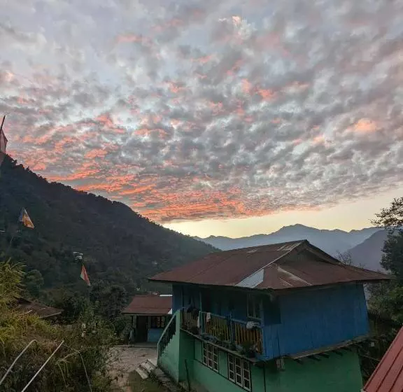 Alberg Wake In Himalayas