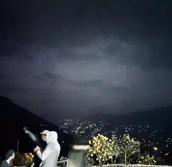 Alberg Wake In Himalayas