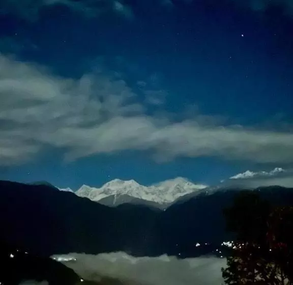 Alberg Wake In Himalayas