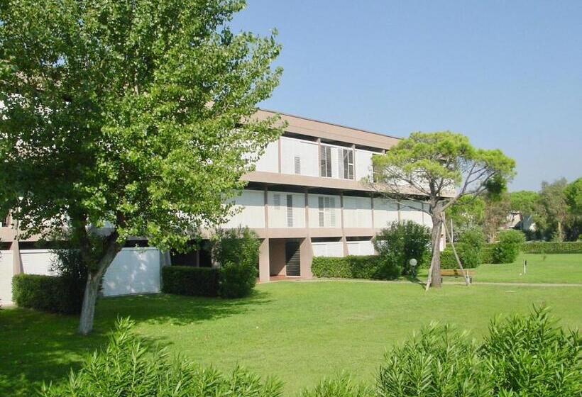 Apartment 4 Beds With Private Outdoor Area In Residence With Swimming Pool In Marina Di Bibbona, Onl