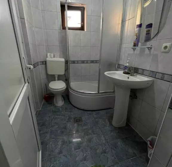 Ela Hostel