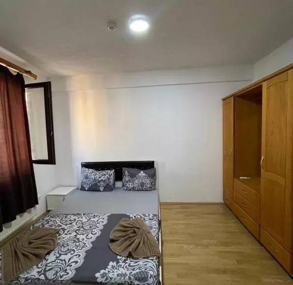 Ela Hostel