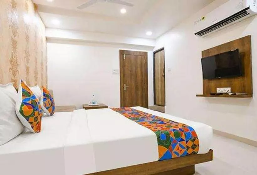 Fabhotel 10 11 Residency