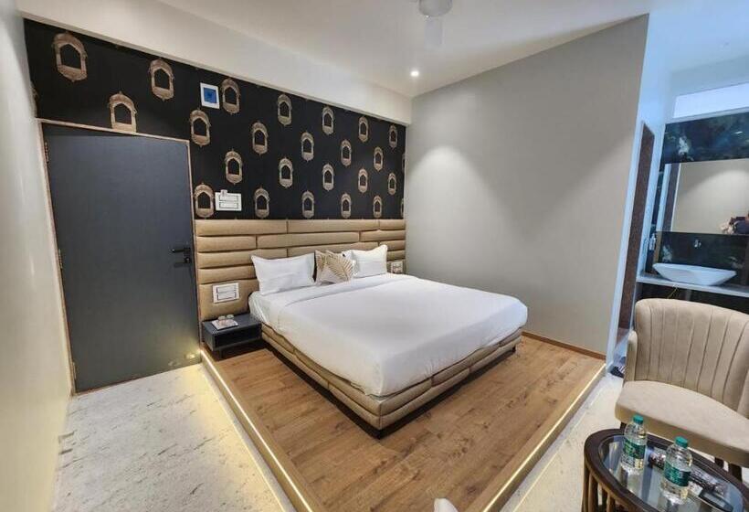 호텔 Dnyanprabha Executive