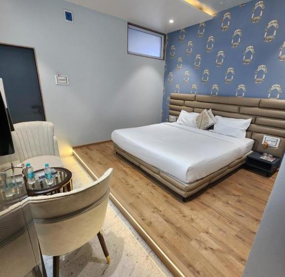 호텔 Dnyanprabha Executive