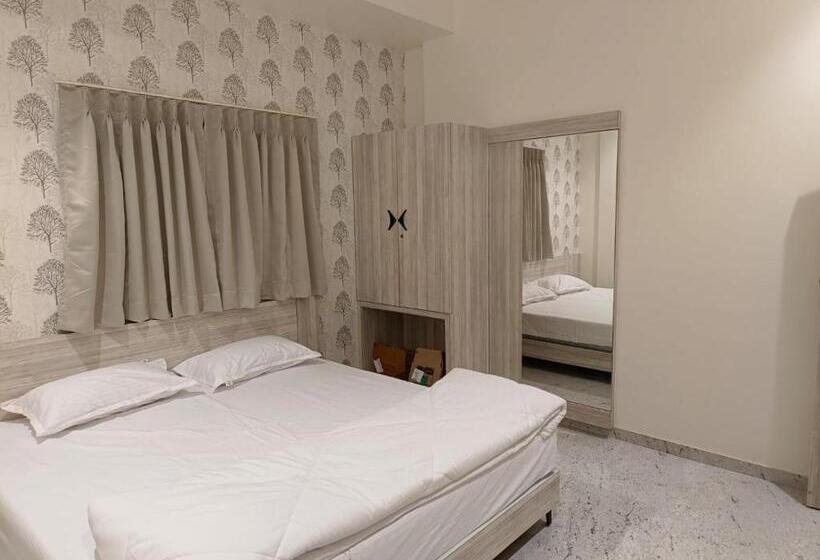 호텔 Dnyanprabha Executive