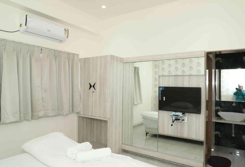 호텔 Dnyanprabha Executive