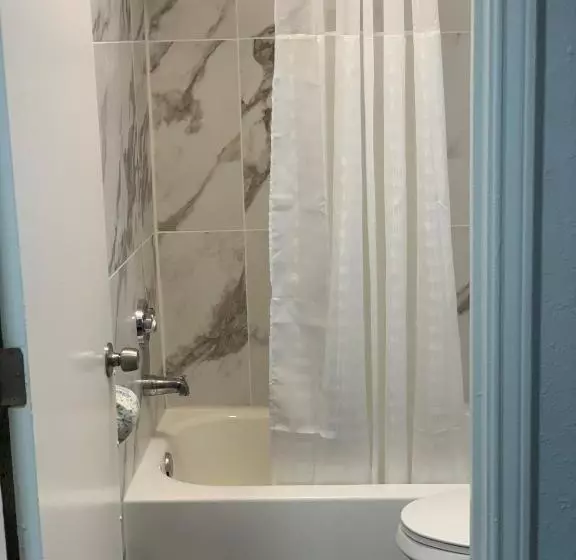 Hotelli Homestay Lodge   Pensacola   Davis
